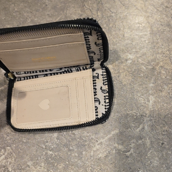 (J8) Juicy Couture Monogram Black and Gray Wallet - Picture 3 of 7